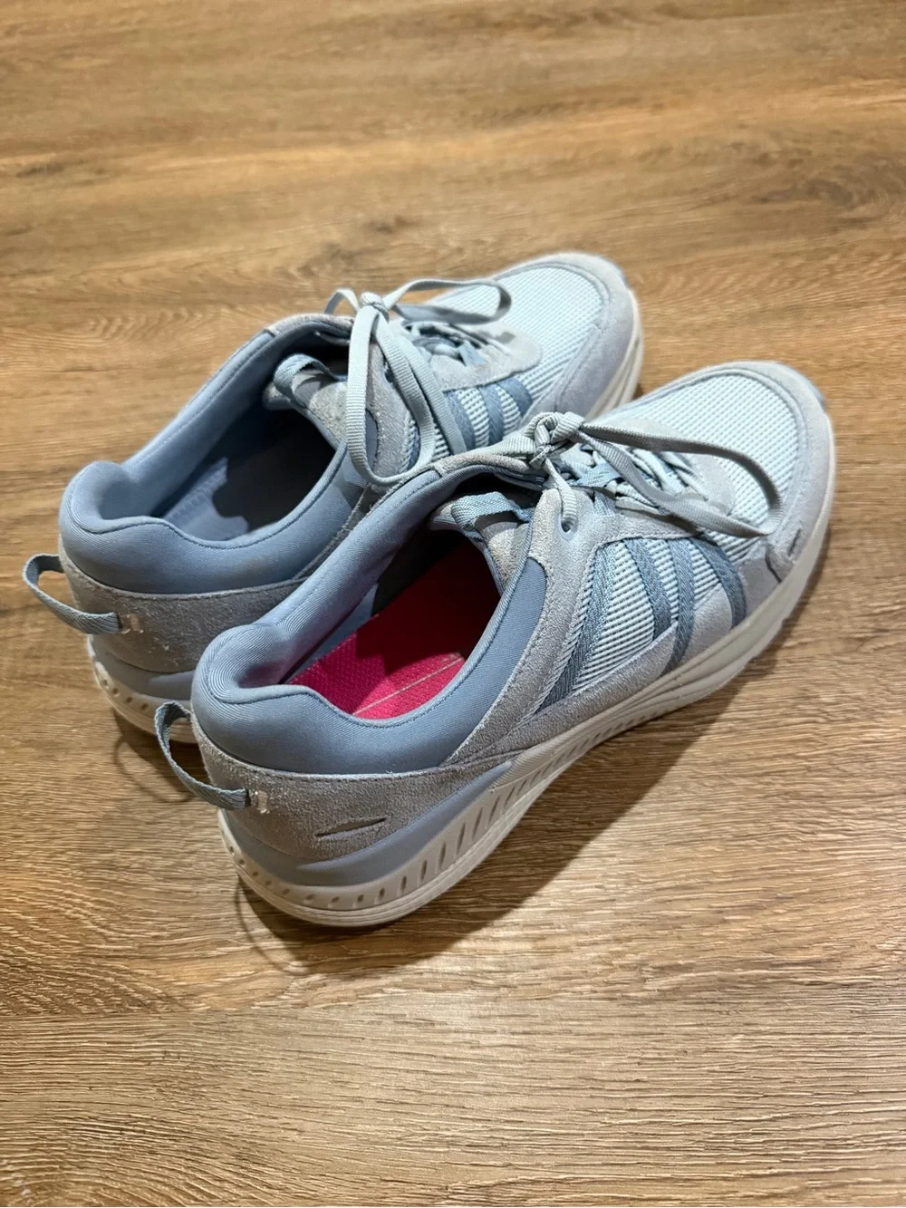 Dansko Poppy Women’s Sneaker Sky Blue Suede Size 40 (US 9.5-10)